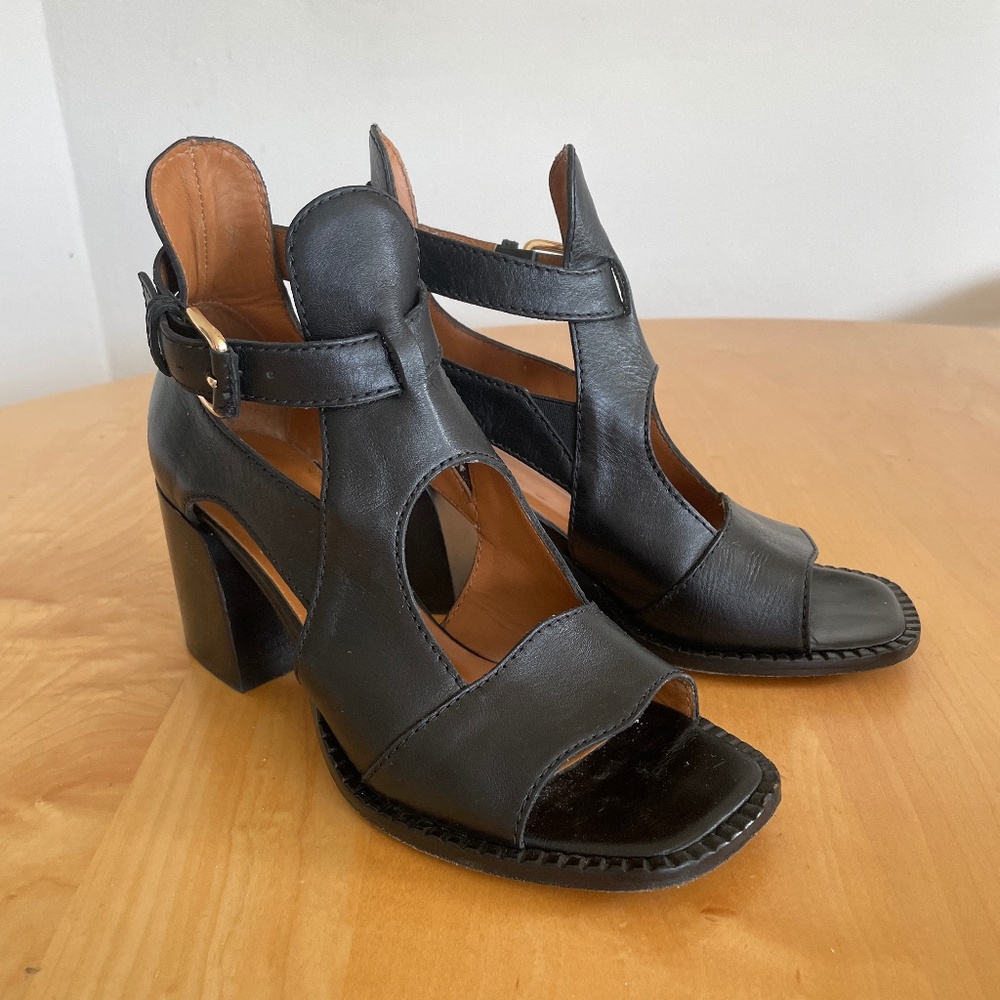 M.Gemi Arianna Black Leather Sandals